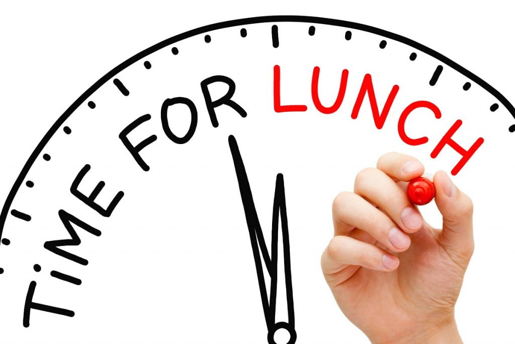 O której godzinie najlepiej jeść lunch?